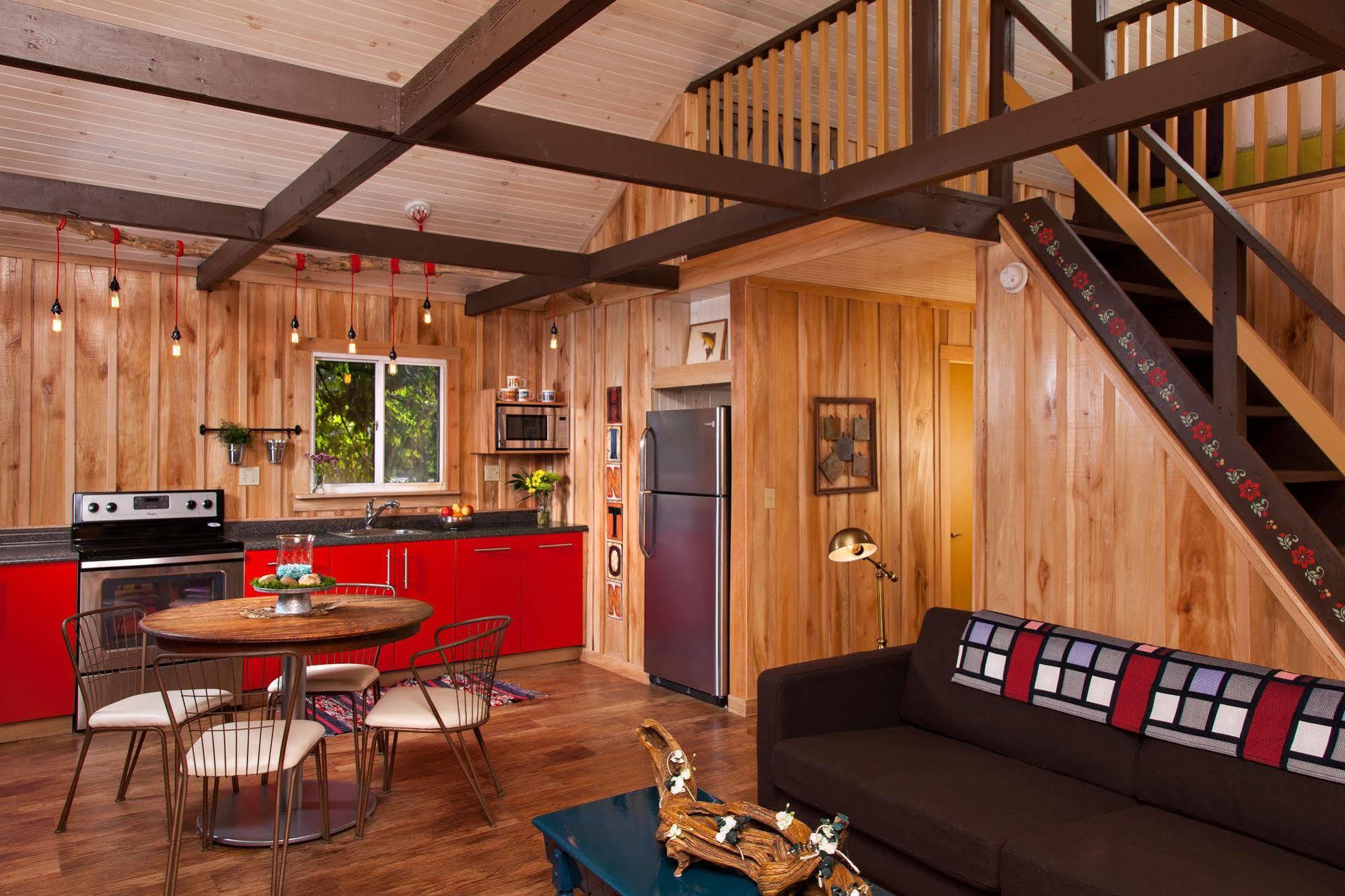 The Guest House Inn On Courthouse Square Hinton Экстерьер фото