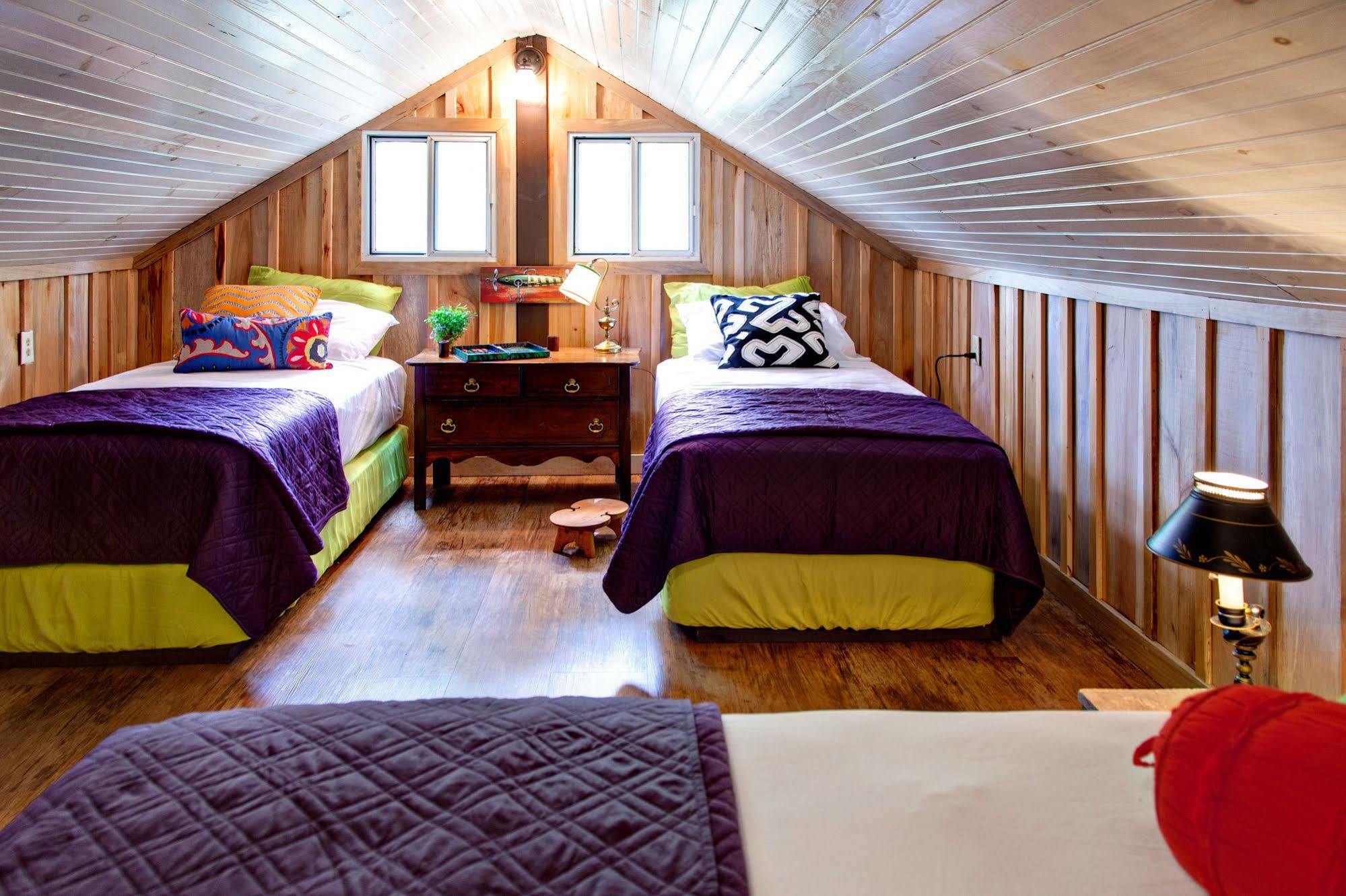 The Guest House Inn On Courthouse Square Hinton Экстерьер фото